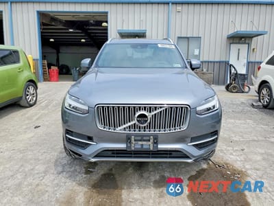 Piąte zdjęcie samochodu w środku: 2017 VOLVO XC90 T6 VIN:YV4A22PL9H1150055 - miniatura