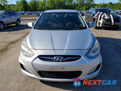 Piąte zdjęcie samochodu w środku: 2013 HYUNDAI ACCENT GS VIN:KMHCT5AEXDU080770 - miniatura