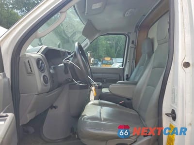 Zdjęcie 7 z 13 samochodu: 2011 FORD E450 BOX TRUCK VIN:1FDXE4FL6BDA31964 - miniatura