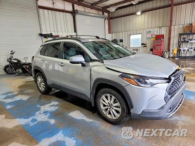 Czwarte zdjęcie samochodu z boku: 2024 TOYOTA COROLLA CROSS LE VIN:7MUBAAAG9RV072757 - miniatura