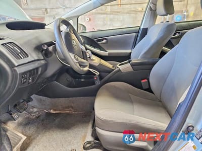Zdjęcie 7 z 13 samochodu: 2015 TOYOTA PRIUS TWO VIN:JTDKN3DU2F1937962 - miniatura