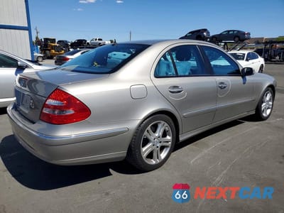 Trzecie zdjęcie samochodu z tyłu: 2005 MERCEDES-BENZ E 500 VIN:WDBUF70JX5A728488 - miniatura