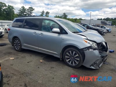 Czwarte zdjęcie samochodu z boku: 2019 TOYOTA SIENNA XLE 7-PASSENGER VIN:5TDDZ3DC6KS222541 - miniatura