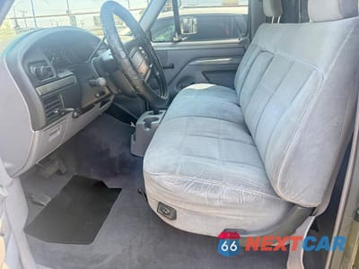 Piąte zdjęcie samochodu w środku: 1994 FORD F150 VIN:1FTEF15N9RNA30581 - miniatura