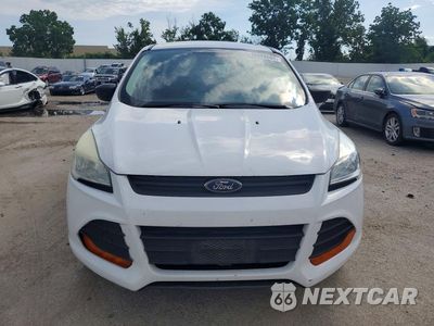 Piąte zdjęcie samochodu w środku: 2014 FORD ESCAPE S VIN:1FMCU0F79EUB98210 - miniatura