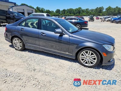 Czwarte zdjęcie samochodu z boku: 2009 MERCEDES-BENZ C VIN:WDDGF54X79R053584 - miniatura