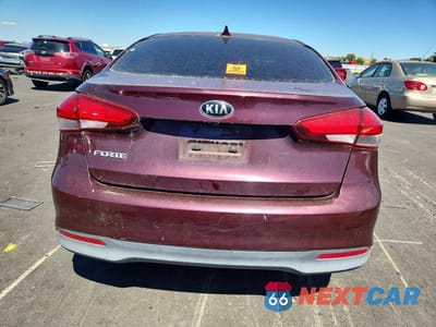 Zdjęcie 6 z 12 samochodu: 2017 KIA FORTE LX VIN:3KPFL4A75HE147003 - miniatura