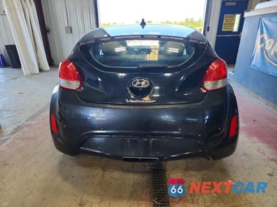 Zdjęcie 6 z 12 samochodu: 2014 HYUNDAI VELOSTER BASE VIN:KMHTC6AD0EU197143 - miniatura
