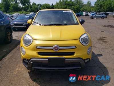 Piąte zdjęcie samochodu w środku: 2017 FIAT 500X TREKKING VIN:ZFBCFXCB0HP518679 - miniatura