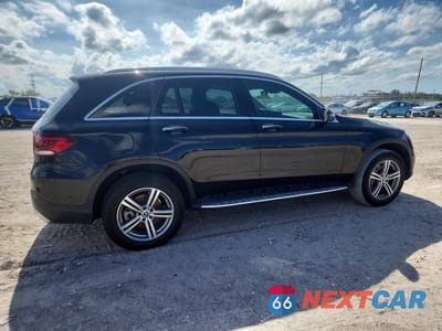 Trzecie zdjęcie samochodu z tyłu: 2022 MERCEDES-BENZ GLC 300 VIN:W1N0G8DB1NV373184 - miniatura