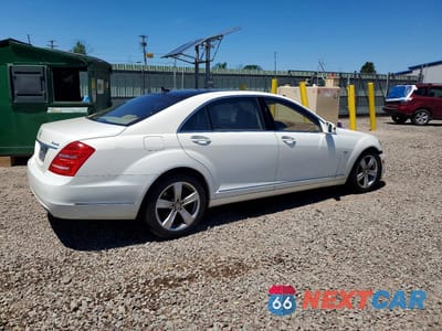 Trzecie zdjęcie samochodu z tyłu: 2012 MERCEDES-BENZ S 550 4MATIC VIN:WDDNG9EB9CA474775 - miniatura