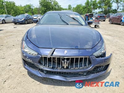 Piąte zdjęcie samochodu w środku: 2019 MASERATI GHIBLI S VIN:ZAM57YSA6K1335777 - miniatura