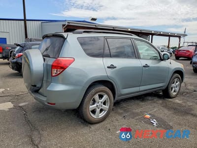 Trzecie zdjęcie samochodu z tyłu: 2006 TOYOTA RAV4 BASE VIN:JTMBD33V266015420 - miniatura