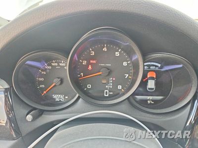 Zdjęcie 9 z 13 samochodu: 2020 PORSCHE MACAN VIN:WP1AA2A56LLB14318 - miniatura