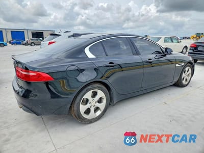 Trzecie zdjęcie samochodu z tyłu: 2017 JAGUAR XE VIN:SAJAR4BG2HA969169 - miniatura