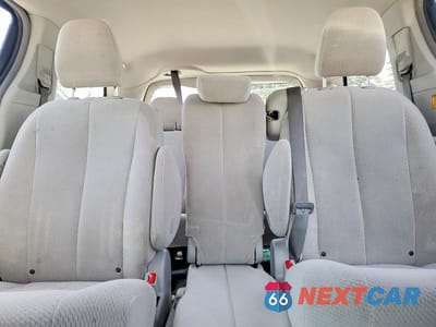 Zdjęcie 10 z 13 samochodu: 2013 TOYOTA SIENNA LE VIN:5TDKK3DC6DS348414 - miniatura