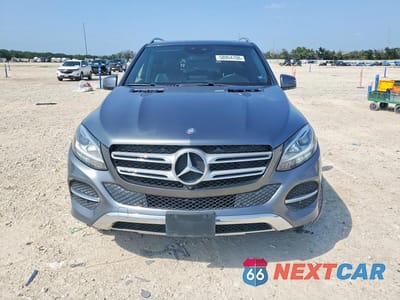 Piąte zdjęcie samochodu w środku: 2017 MERCEDES-BENZ GLE 350 VIN:4JGDA5JB3HA845311 - miniatura