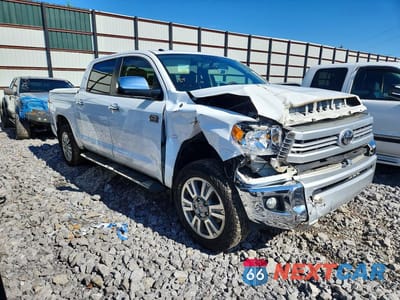 Czwarte zdjęcie samochodu z boku: 2015 TOYOTA TUNDRA 1794 EDITION VIN:5TFAW5F1XFX486557 - miniatura