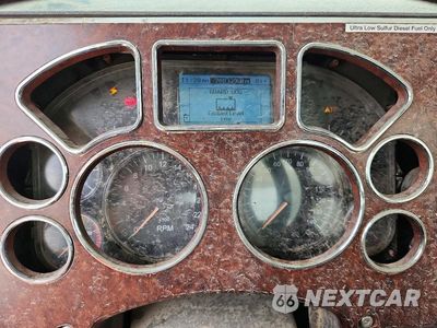 Zdjęcie 8 z 10 samochodu: 2014 MACK CXU613 SEMI TRUCK VIN:1M1AW07Y8EM040695 - miniatura