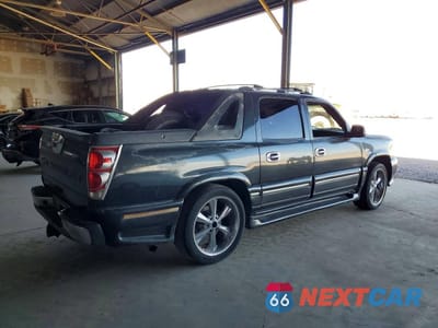 Trzecie zdjęcie samochodu z tyłu: 2005 CHEVROLET AVALANCHE C1500 VIN:3GNEC12Z75G169022 - miniatura