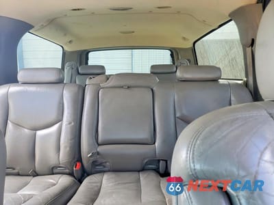 Zdjęcie 10 z 13 samochodu: 2003 CHEVROLET SUBURBAN K1500 VIN:3GNFK16T83G187622 - miniatura
