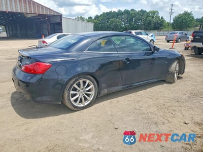 Trzecie zdjęcie samochodu z tyłu: 2015 INFINITI Q60 CONVERTIBLE BASE VIN:JN1CV6FE1FM810147 - miniatura