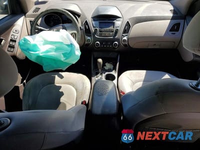 Zdjęcie 8 z 12 samochodu: 2010 HYUNDAI TUCSON GLS VIN:KM8JT3AC3AU076498 - miniatura