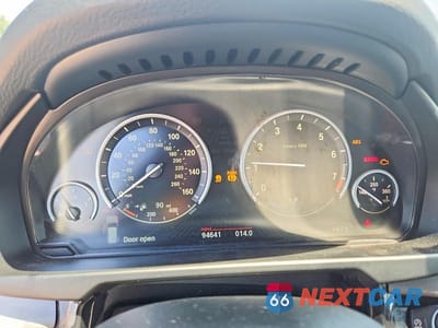 Zdjęcie 9 z 13 samochodu: 2016 BMW X5 XDR40E VIN:5UXKT0C5XG0S77254 - miniatura