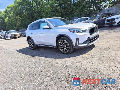 Trzecie zdjęcie samochodu z tyłu: 2026 BMW X1 XDRIVE28I VIN:WBX73EF07T5420438 - miniatura