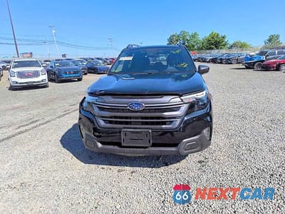 Piąte zdjęcie samochodu w środku: 2025 SUBARU FORESTER PREMIUM VIN:JF2SLDDC4SH542199 - miniatura
