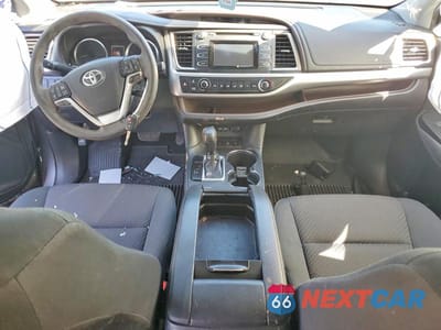 Zdjęcie 8 z 13 samochodu: 2019 TOYOTA HIGHLANDER LE VIN:5TDBZRFH9KS747483 - miniatura