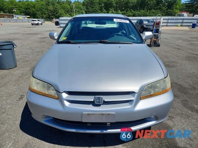 Piąte zdjęcie samochodu w środku: 1999 HONDA ACCORD LX VIN:1HGCG6653XA000210 - miniatura
