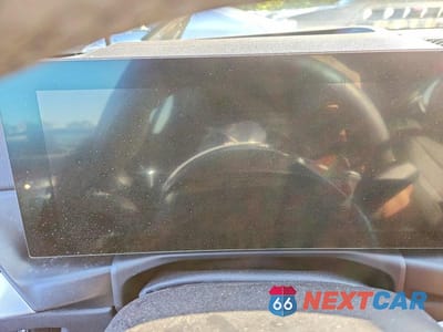 Zdjęcie 9 z 12 samochodu: 2023 BMW 330XI VIN:3MW89FF0XP8D20166 - miniatura