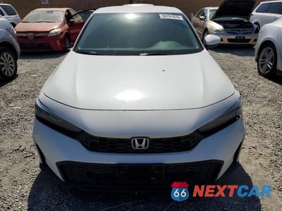Piąte zdjęcie samochodu w środku: 2026 HONDA CIVIC LX VIN:2HGFE2F22TH556988 - miniatura