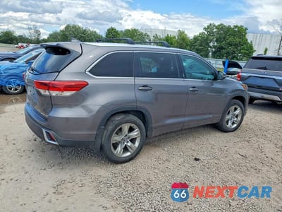 Trzecie zdjęcie samochodu z tyłu: 2018 TOYOTA HIGHLANDER LIMITED VIN:5TDDZRFH8JS833214 - miniatura