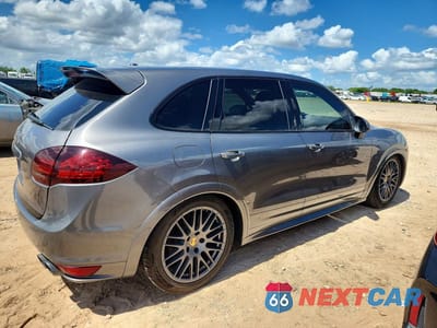 Trzecie zdjęcie samochodu z tyłu: 2013 PORSCHE CAYENNE GTS VIN:WP1AD2A20DLA71805 - miniatura