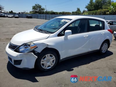 2010 NISSAN VERSA 1.8 S 3N1BC1CP9AL407997 - główne zdjęcie licytacji z USA - miniatura