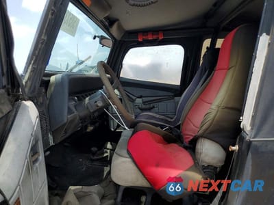 Zdjęcie 7 z 12 samochodu: 1995 JEEP WRANGLER / YJ S VIN:1J4FY19P2SP285460 - miniatura