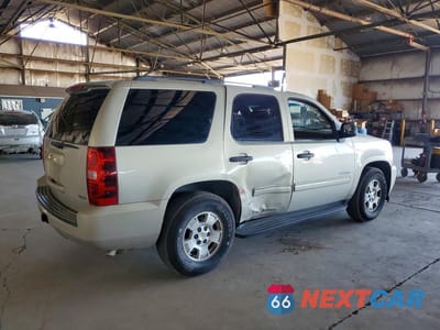 Trzecie zdjęcie samochodu z tyłu: 2010 CHEVROLET TAHOE C1500 LS VIN:1GNMCAE3XAR168802 - miniatura