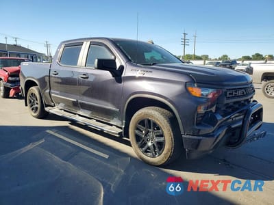Czwarte zdjęcie samochodu z boku: 2022 CHEVROLET SILVERADO K1500 CUSTOM VIN:3GCPDBEK7NG559783 - miniatura
