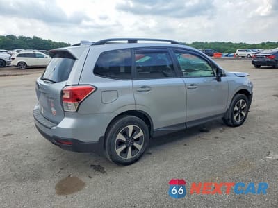Trzecie zdjęcie samochodu z tyłu: 2017 SUBARU FORESTER 2.5I PREMIUM VIN:JF2SJAEC5HH409351 - miniatura