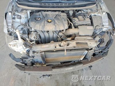 Zdjęcie 11 z 13 samochodu: 2013 HYUNDAI ELANTRA GLS VIN:KMHDH4AE9DU527816 - miniatura