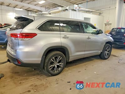 Trzecie zdjęcie samochodu z tyłu: 2017 TOYOTA HIGHLANDER HYBRID LE VIN:5TDBGRFH0HS032414 - miniatura