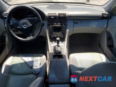 Zdjęcie 8 z 12 samochodu: 2004 MERCEDES-BENZ C 230K SPORT SEDAN VIN:WDBRF40J74A629355 - miniatura