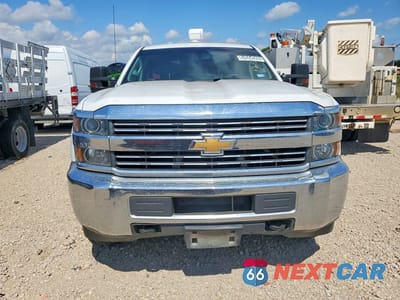 Piąte zdjęcie samochodu w środku: 2017 CHEVROLET SILVERADO K3500 VIN:1GB2KYEG9HZ305564 - miniatura