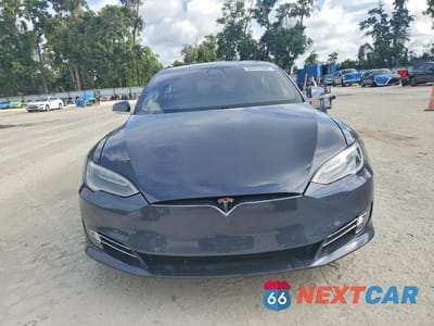 Piąte zdjęcie samochodu w środku: 2019 TESLA MODEL S VIN:5YJSA1E43KF331263 - miniatura