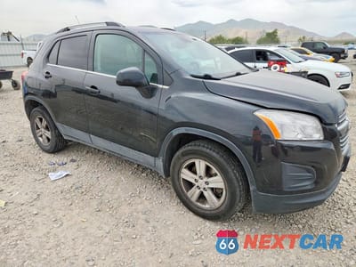 Czwarte zdjęcie samochodu z boku: 2016 CHEVROLET TRAX 1LT VIN:KL7CJPSBXGB713856 - miniatura