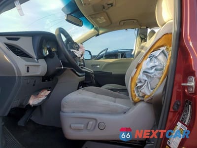 Zdjęcie 7 z 14 samochodu: 2015 TOYOTA SIENNA LE VIN:5TDKK3DC7FS644982 - miniatura