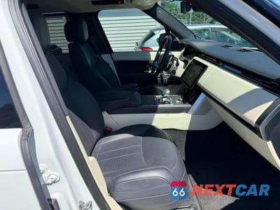 Piąte zdjęcie samochodu w środku: 2022 LAND ROVER RANGE ROVER SE VIN:SALKPBE78NA008086 - miniatura
