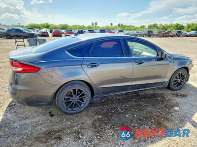 Trzecie zdjęcie samochodu z tyłu: 2020 FORD FUSION SE VIN:3FA6P0HD6LR263942 - miniatura